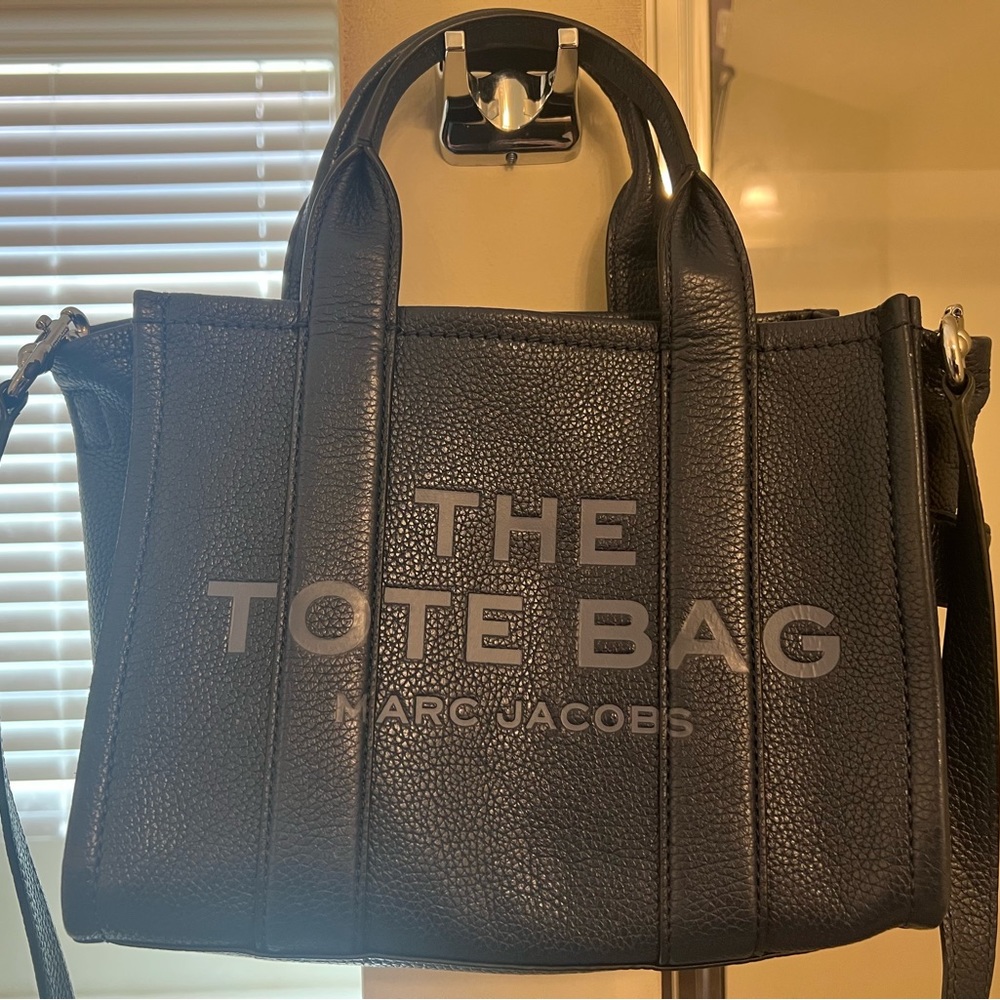 Marc Jacobs the Leather Mini Tote Bag in Blue Sea